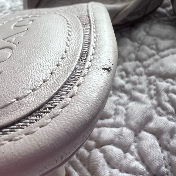 Coach: egg shell & canvas slip on kitten heels, very good condition size 8 - Picture 8 of 12